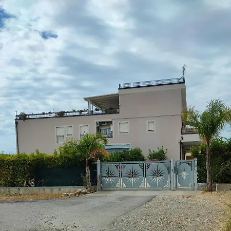 Serena Δωμάτια σε οικογενειακή κατοικία Policoro